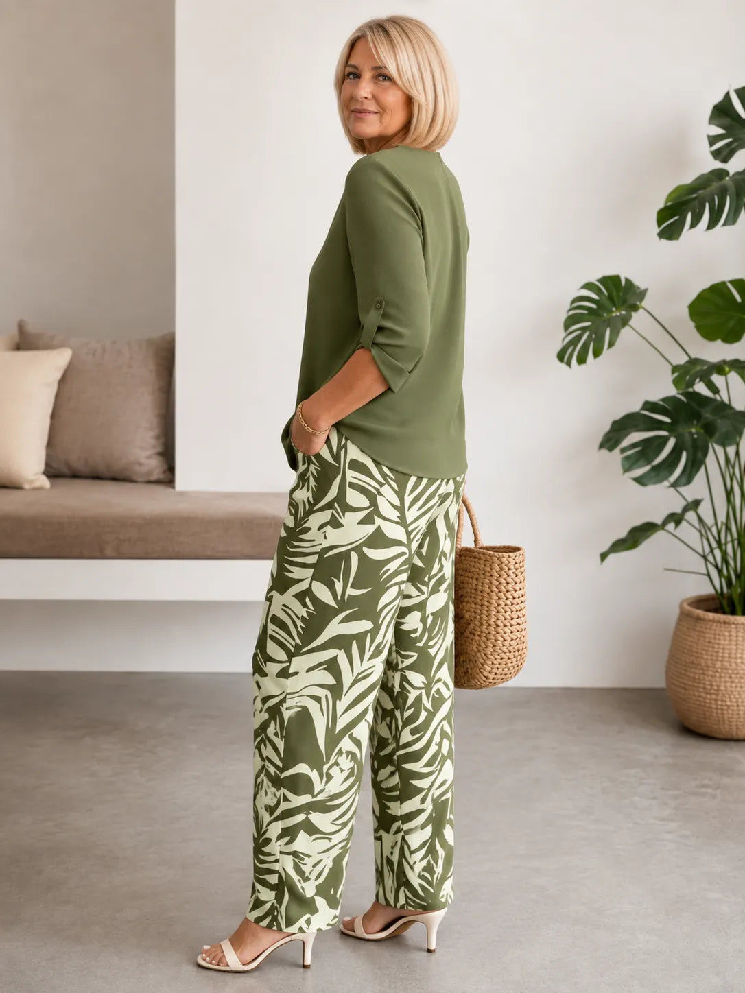 V Neck Top & Tropical Leaf Print Wide Leg Pant Two Piece