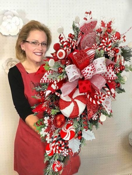 Candy Cane Christmas Wreath🍭